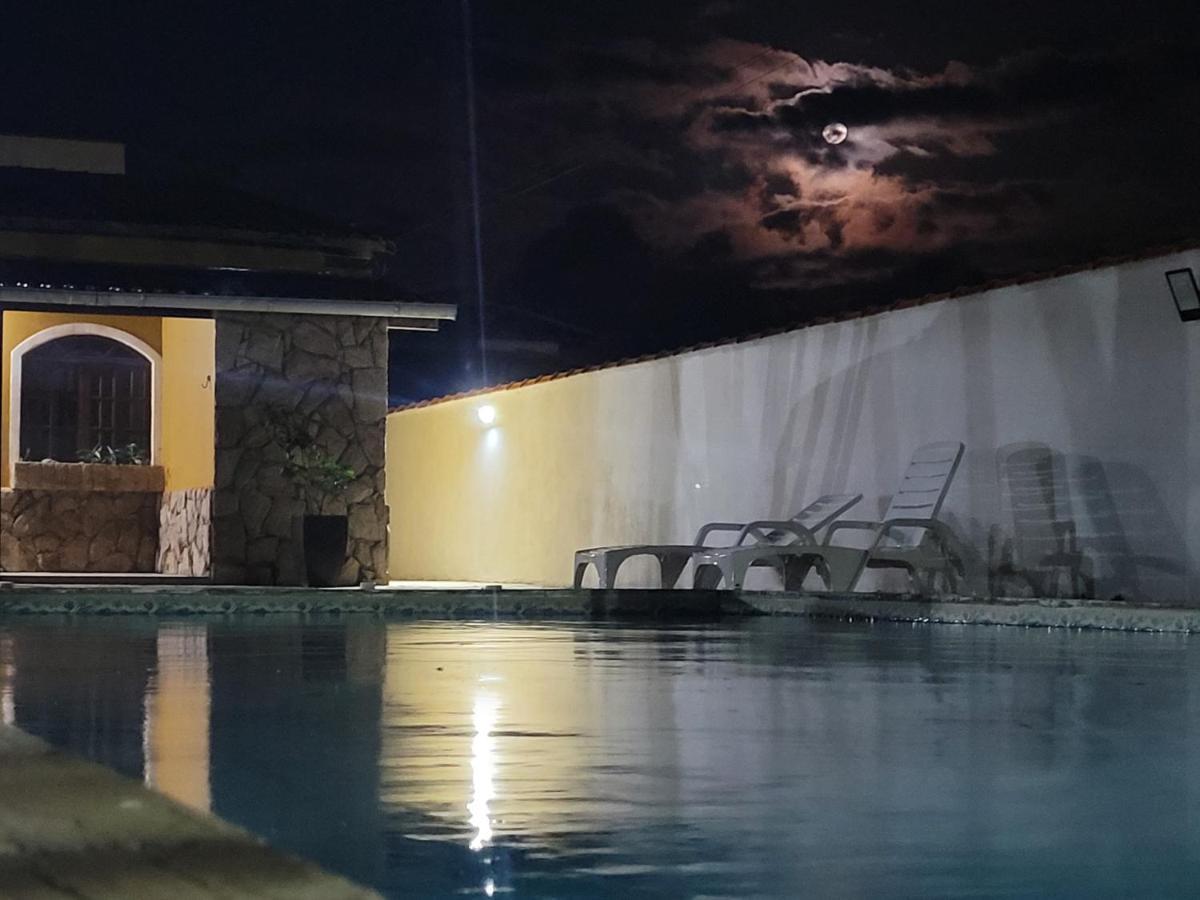 Casa Maravilhosa Unamar Verao Vermelho Holiday home